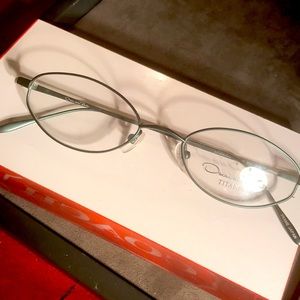 Oscar dela Renta Titanium Green Glasses. Oval petite. Nose pads. Never owned